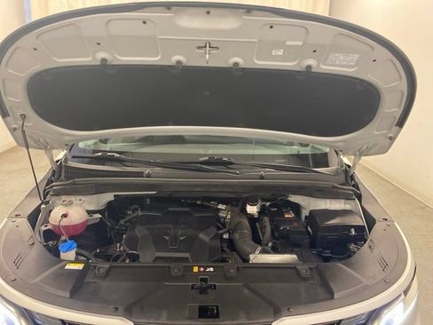 Used 2023 Kia Carnival LX FWD image 34