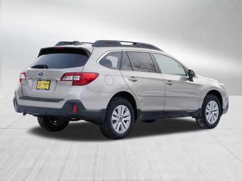 Used 2019 Subaru Outback 2.5i Premium image 7
