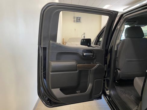 Used 2022 Chevrolet Silverado 1500 LT Trail Boss w/ Bed Protection Package image 8