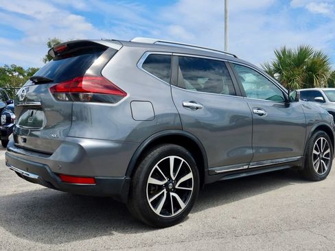 Used 2019 Nissan Rogue SL FWD image 2