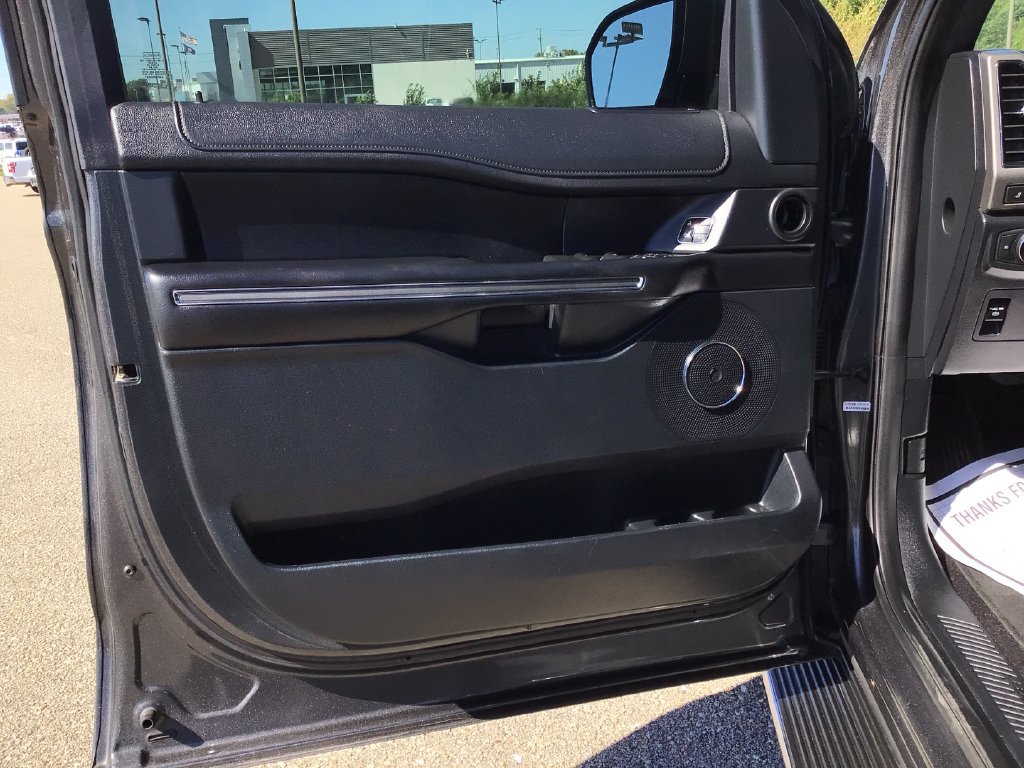 Used 2020 Ford Expedition XLT w/ Equipment Group 202A AWD/4WD image 11