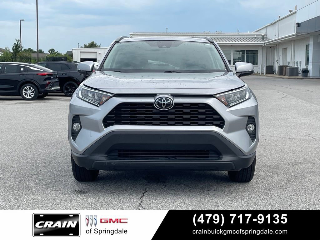 Used 2020 Toyota RAV4 XLE FWD image 2