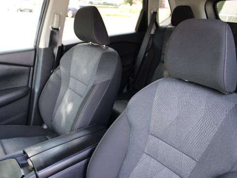 Used 2024 Nissan Rogue SV FWD image 9