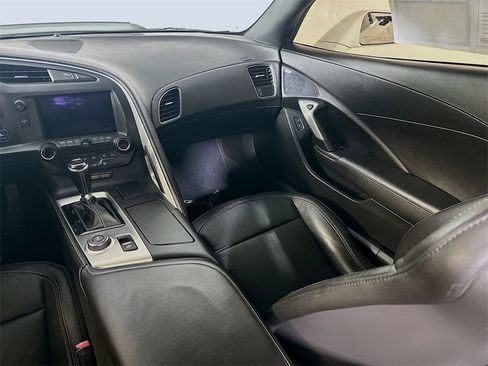 Used 2015 Chevrolet Corvette Z06 image 11