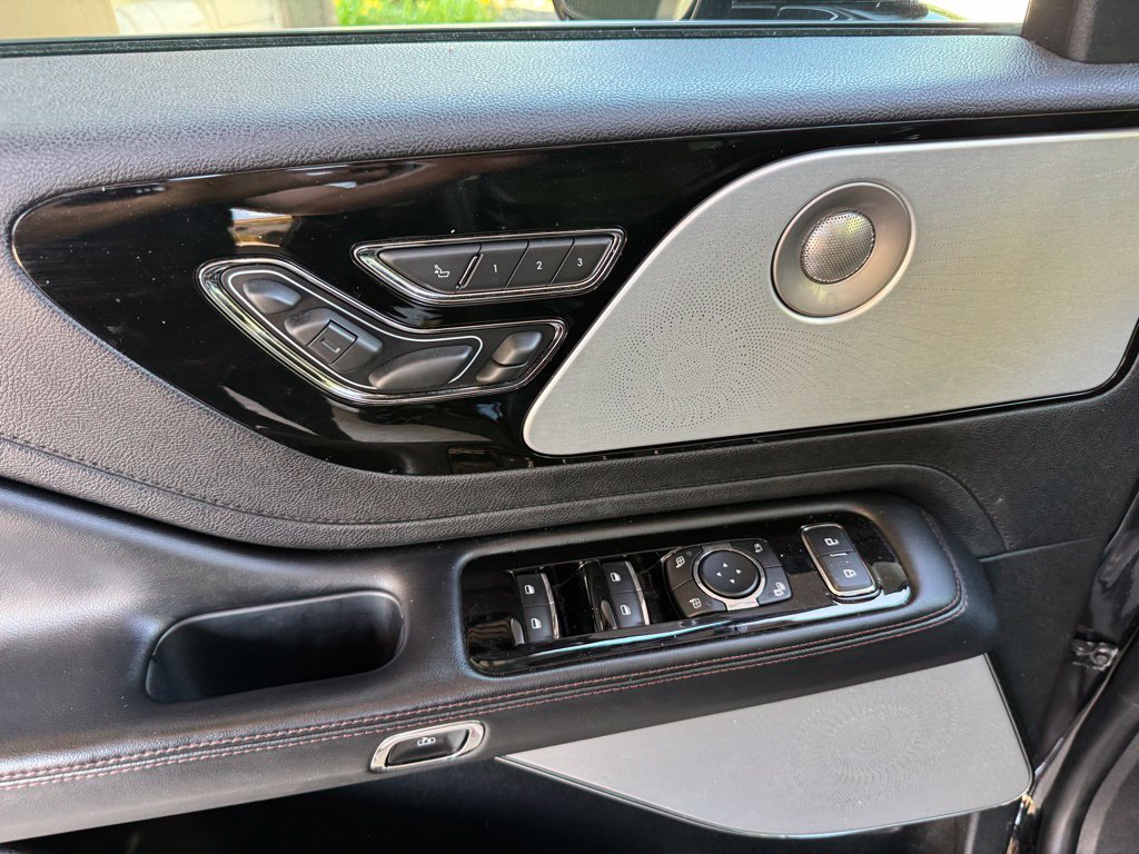 Used 2020 Lincoln Aviator Reserve w/ Equipment Group 202A AWD/4WD image 13