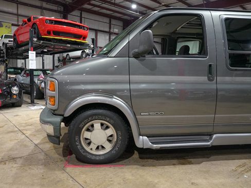 Used 1999 GMC Savana 1500 w/ Convenience Pkg image 3
