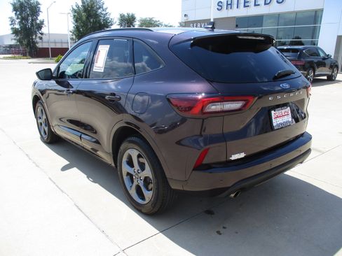 Used 2023 Ford Escape ST-Line w/ Tech Pack #1 AWD/4WD image 4