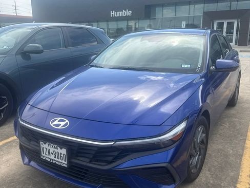 Used 2024 Hyundai Elantra SEL FWD image 1
