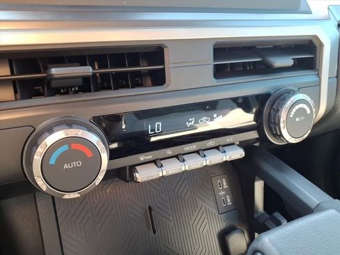 Used 2024 Toyota Tacoma TRD Off-Road image 22