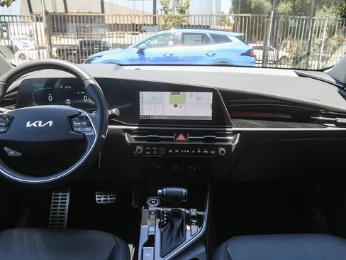 Certified 2023 Kia Niro EX Touring FWD image 13