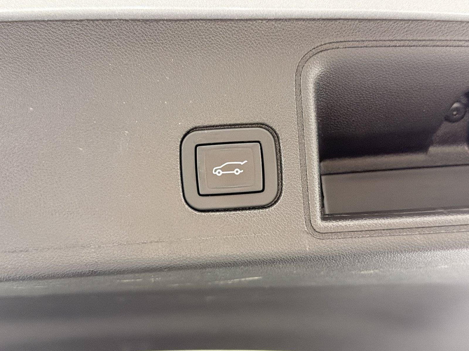Certified 2024 GMC Terrain AT4 AWD/4WD image 17