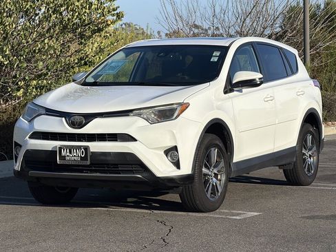 Used 2018 Toyota RAV4 XLE w/ All Weather Liner Package FWD image 2