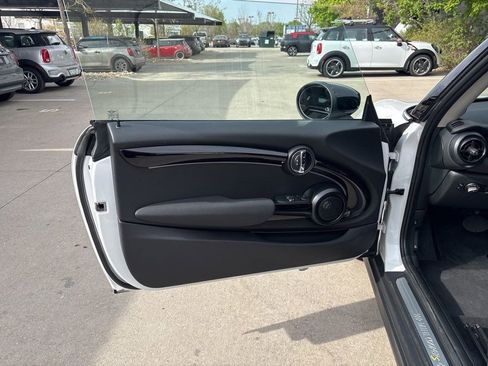 Used 2024 MINI Cooper SE image 9