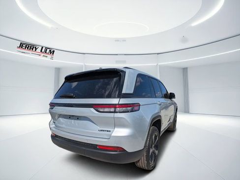 New 2025 Jeep Grand Cherokee Limited w/ Black Appearance Package image 3