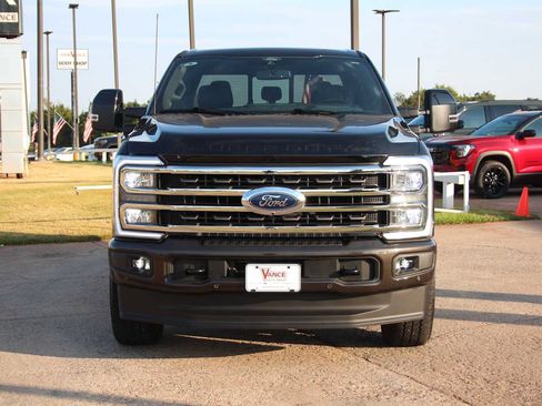 Used 2025 Ford F250 King Ranch w/ FX4 Off-Road Package AWD/4WD image 3