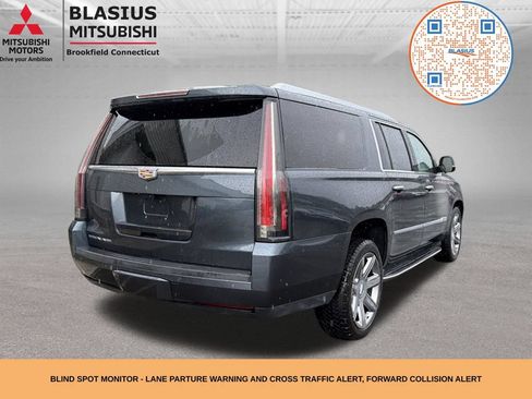 Used 2019 Cadillac Escalade ESV Luxury AWD/4WD image 10