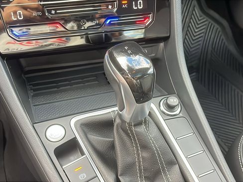 Used 2025 Volkswagen Jetta SE image 19