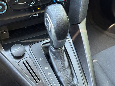 Used 2018 Ford Focus SE FWD image 22