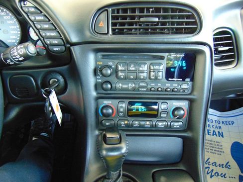 Used 2001 Chevrolet Corvette Coupe w/ Preferred Equipment Group1 RWD image 14