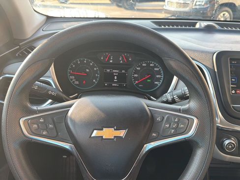 Used 2019 Chevrolet Equinox LS w/ LS Convenience Package FWD image 16