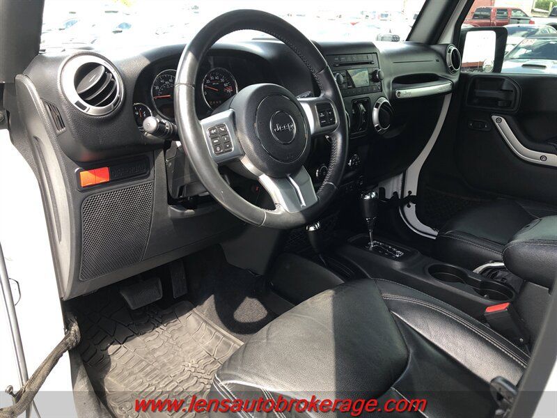 Used 2016 Jeep Wrangler Unlimited Rubicon AWD/4WD image 14