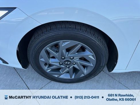 Certified 2024 Hyundai Elantra SEL FWD image 18