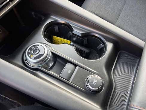 Used 2025 Ford Explorer Active image 27