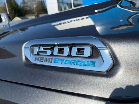 Used 2022 RAM 1500 Laramie AWD/4WD image 14
