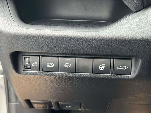 Used 2020 Toyota RAV4 XLE Premium image 22