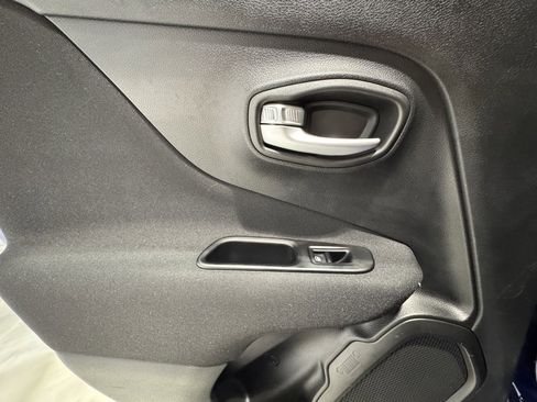 Used 2020 Jeep Renegade Sport image 22