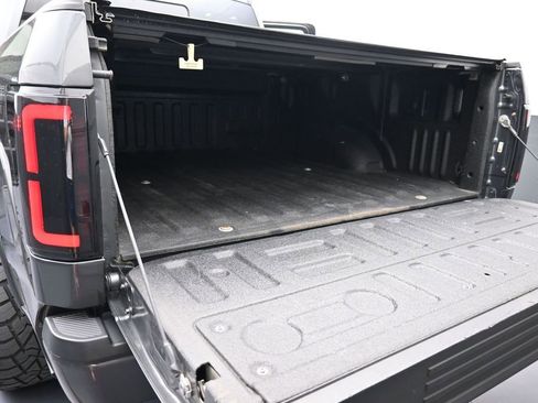 Used 2018 Ford F150 XLT w/ Equipment Group 302A Luxury AWD/4WD image 17