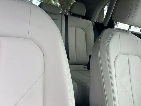 Used 2020 Audi Q3 2.0T Premium Plus w/ Premium Plus Package image 28