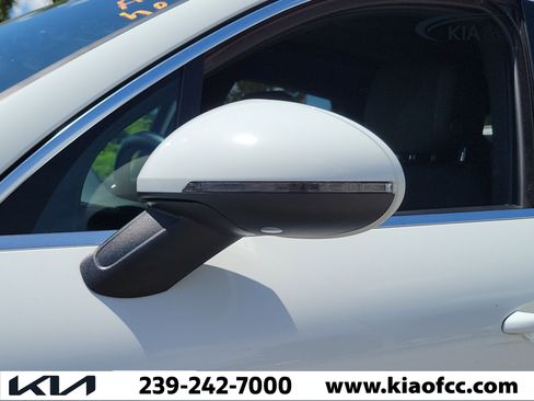 Used 2021 Porsche Macan S AWD/4WD image 8