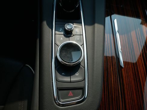 Used 2023 Cadillac Escalade ESV Premium Luxury w/ LPO, Radiant Package AWD/4WD image 30