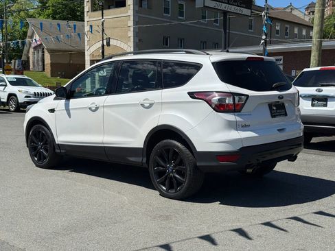 Used 2017 Ford Escape SE w/ Equipment Group 201A AWD/4WD image 5
