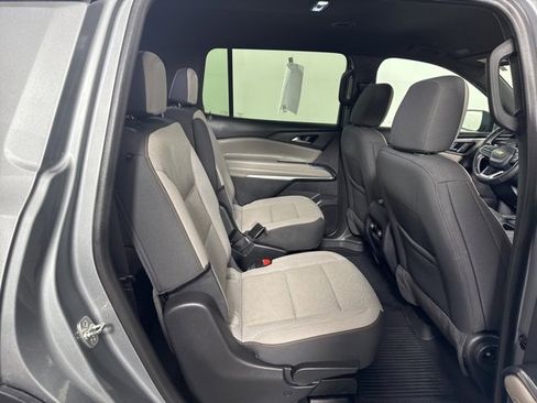Used 2024 Chevrolet Traverse LT image 15