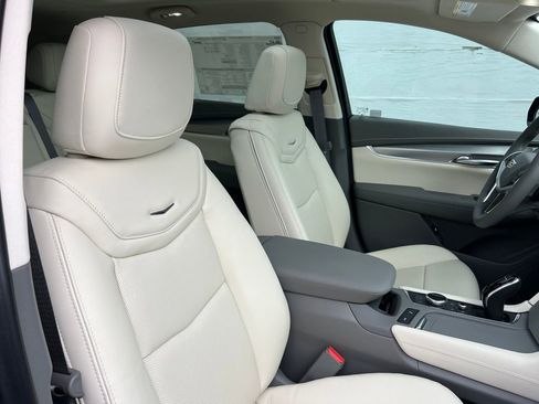 New 2026 Cadillac XT5 Premium Luxury w/ LPO, Floor Liner Package image 24