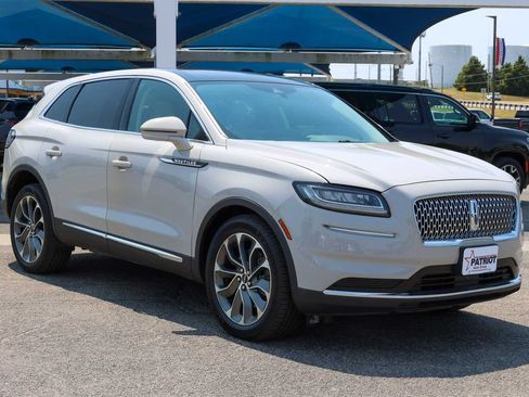 Used 2022 Lincoln Nautilus Reserve AWD/4WD image 1