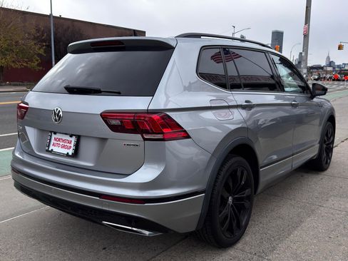 Used 2021 Volkswagen Tiguan SE R-Line image 4