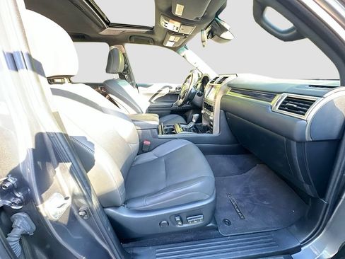 Used 2021 Lexus GX 460 Premium w/ Premium Package AWD/4WD image 31
