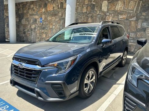 Used 2023 Subaru Ascent Premium w/ Convenience Package image 1