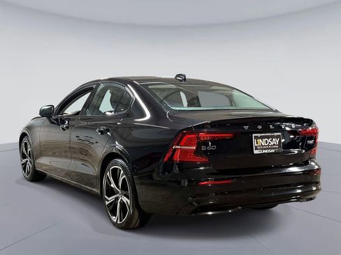 Used 2025 Volvo S60 B5 Plus AWD/4WD image 12