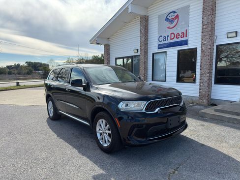 Used 2023 Dodge Durango SXT image 1
