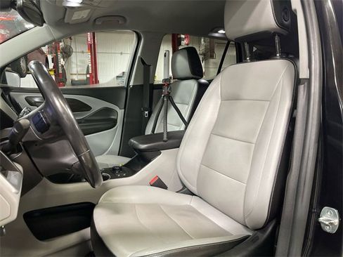 Used 2022 GMC Terrain SLT image 11