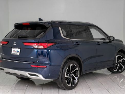 Used 2023 Mitsubishi Outlander SEL Black Edition image 6