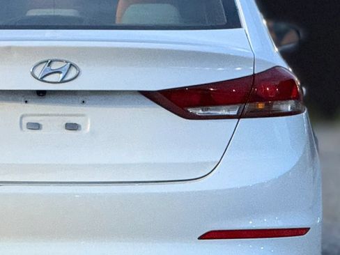Used 2018 Hyundai Elantra SEL FWD image 14