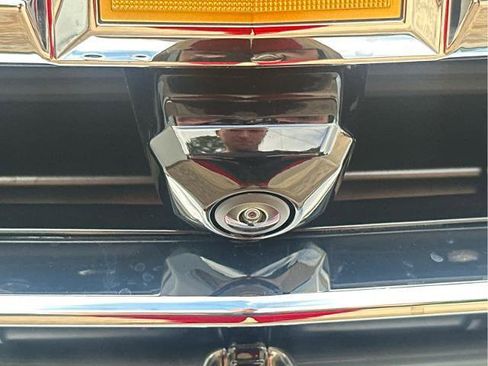 New 2025 Chevrolet Suburban Premier image 11