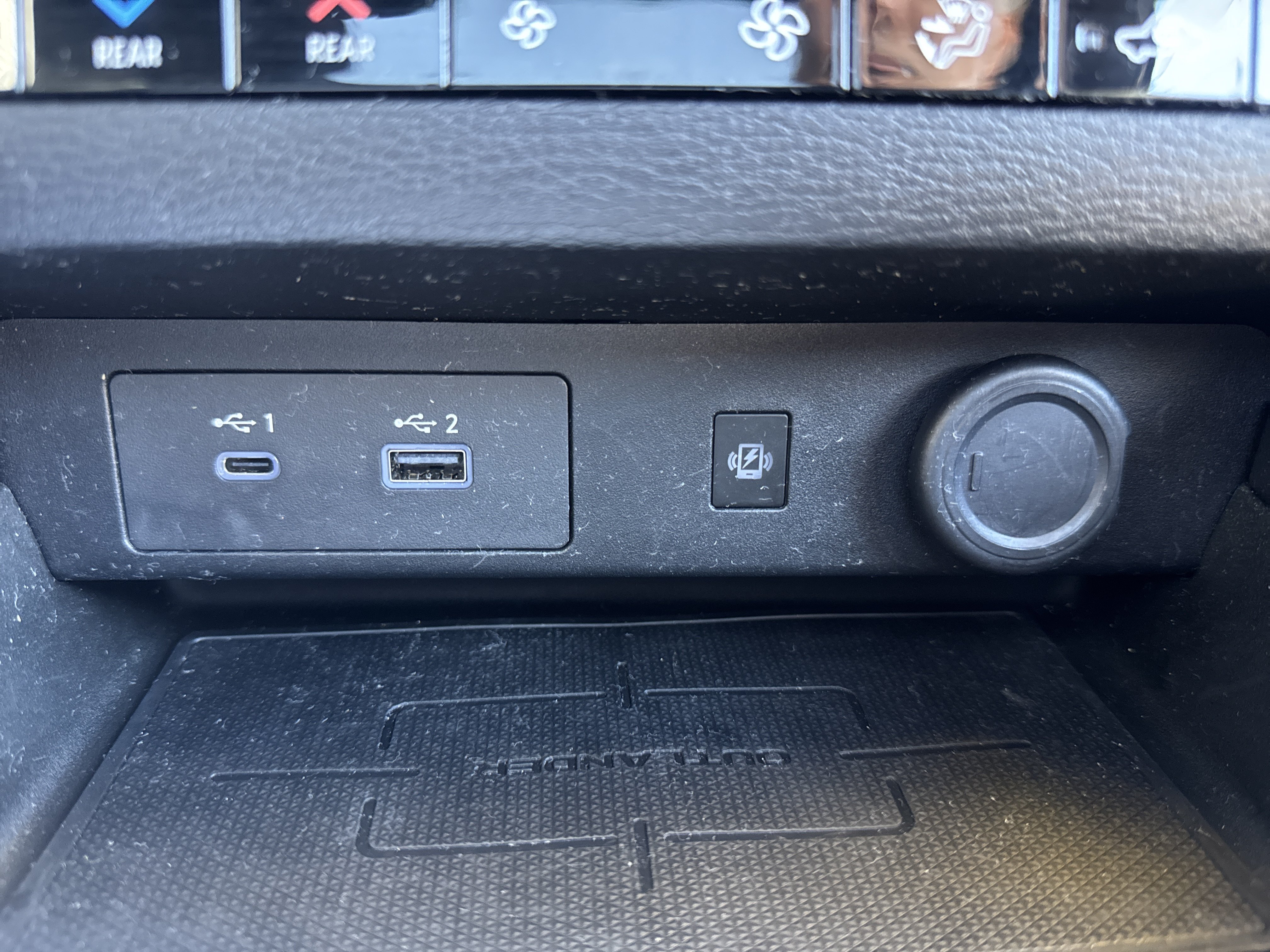 Used 2023 Mitsubishi Outlander SEL AWD/4WD image 18