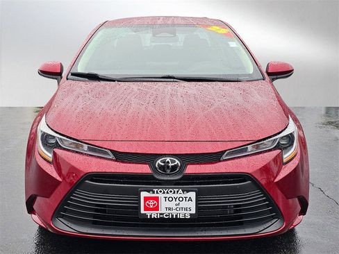 Used 2025 Toyota Corolla LE image 8