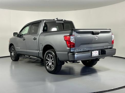 Used 2024 Nissan Titan SV w/ SV Convenience Package AWD/4WD image 5